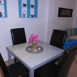 Jardinas De Les Marinas Διαμέρισμα *